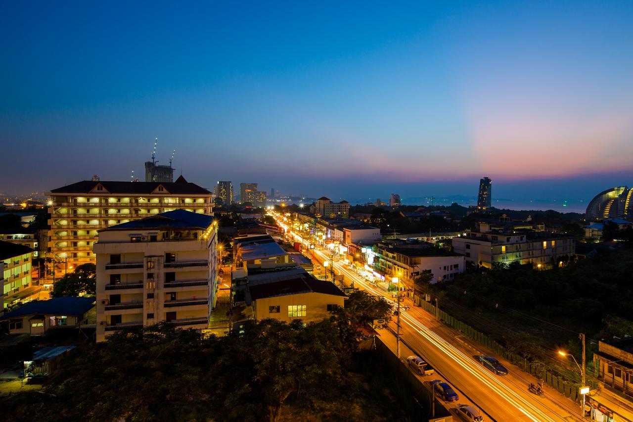 Hotel Aiyara Palace Pattaya Exterior foto